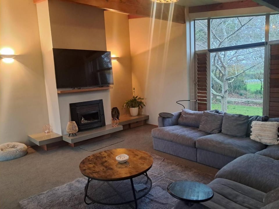 Living room, fireplace