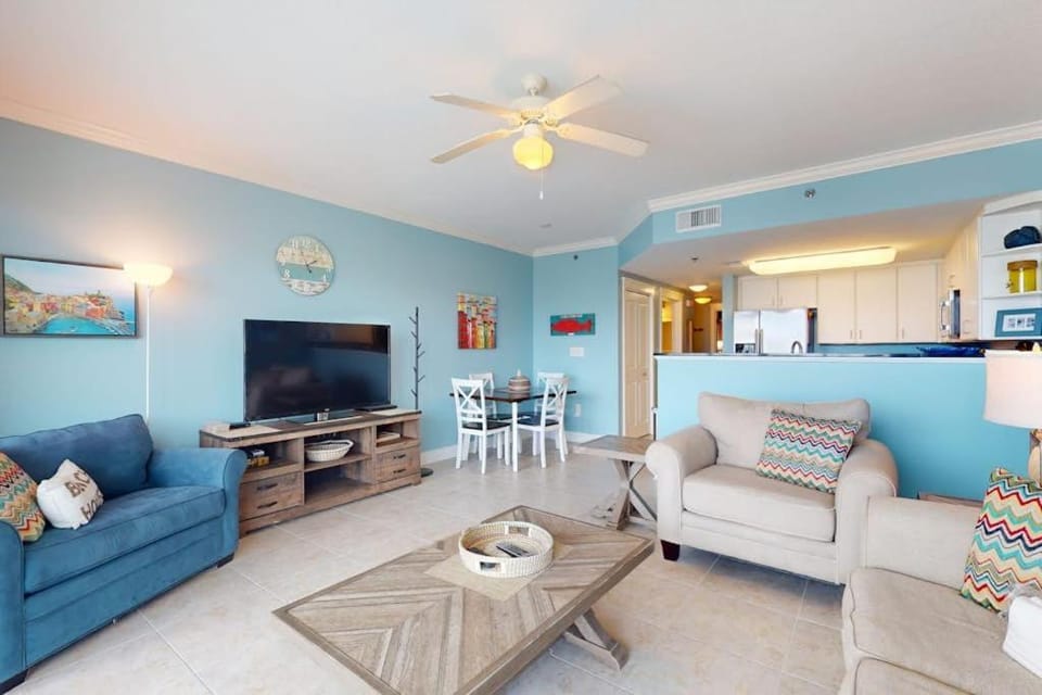 Waterscape Condo w Shared Amenities Seasonal Beach Service Included House in Okaloosa Island