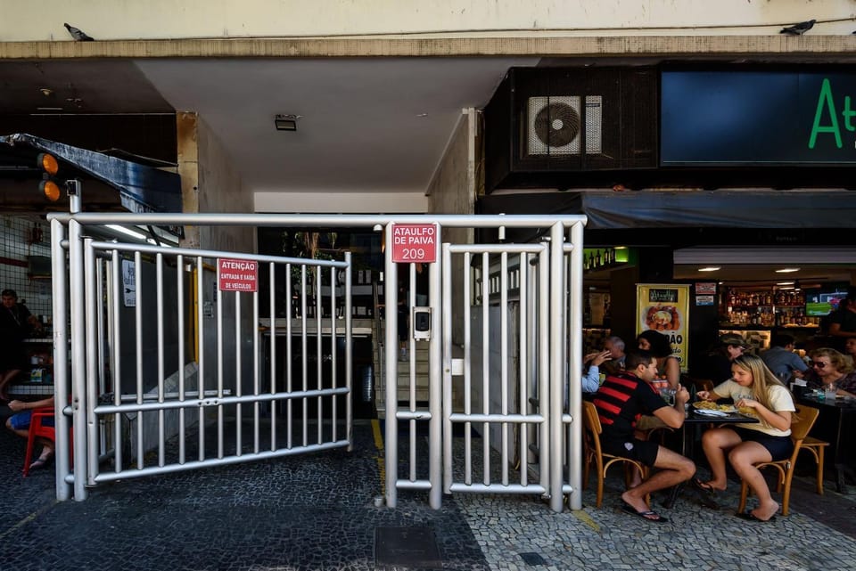 Leblon Brisa 2 Bedroom | 5 min from the Beach Apartment in Rio de Janeiro