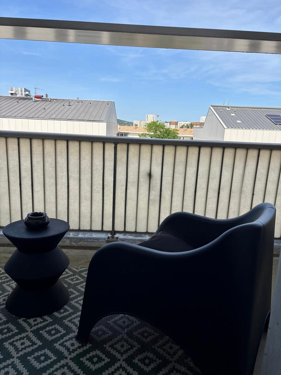 Chambre confortable avec terrasse proche Gare Vacation rental in Bordeaux