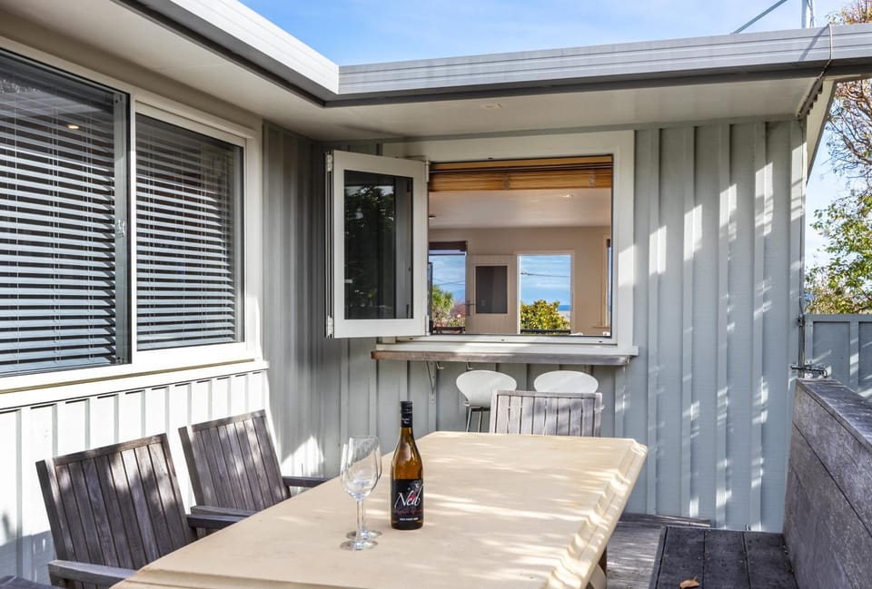 Balcony/Terrace, Entertainment