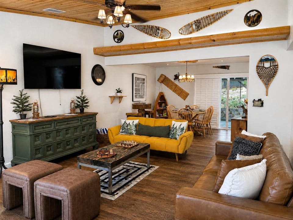 Prime Yosemite Location HotTub Family-Friendly Country House in Oakhurst