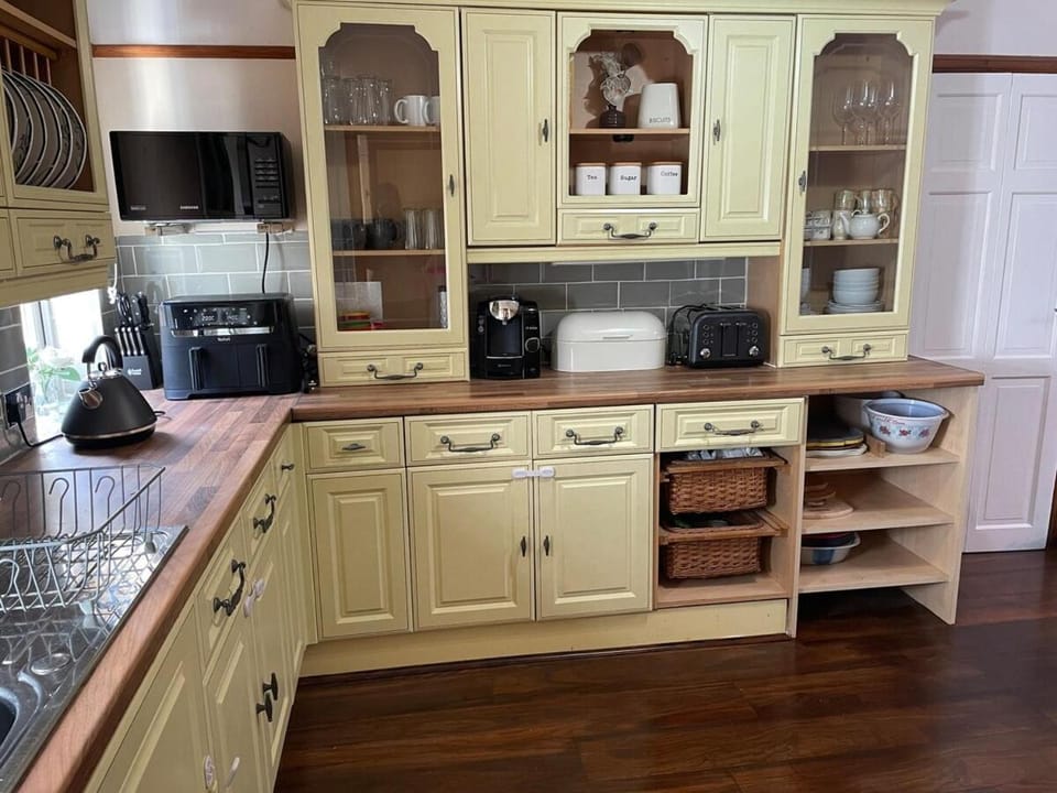 Cottage style bungalow in quiet location House in Grays