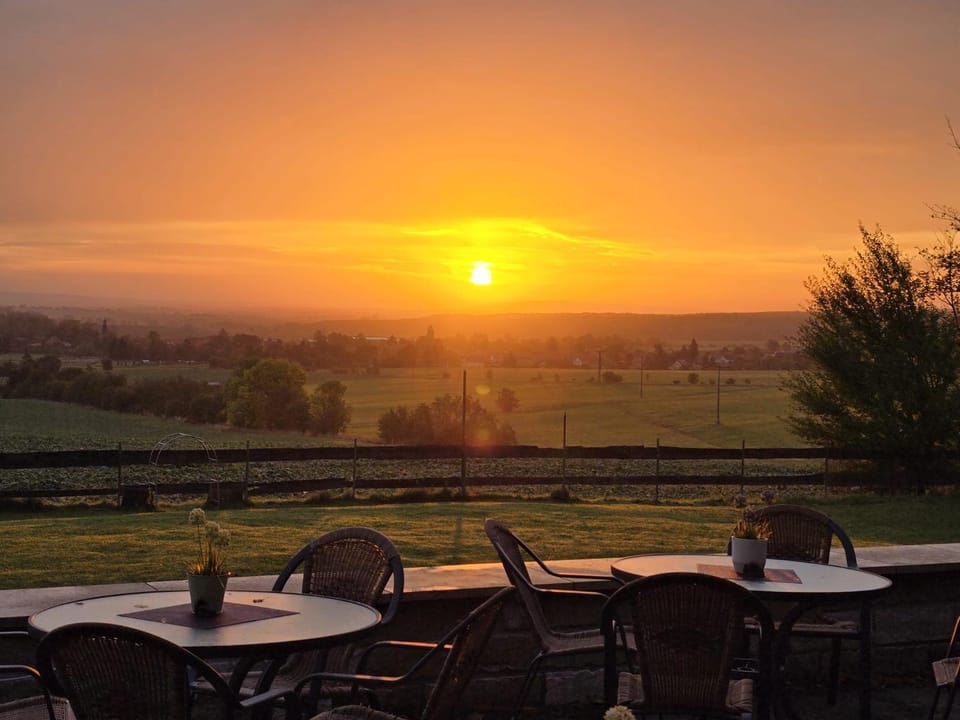 Natural landscape, Balcony/Terrace, Dining area, Sunrise