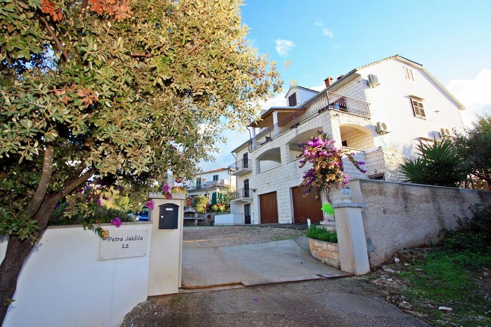 Property building, Facade/entrance, Neighbourhood