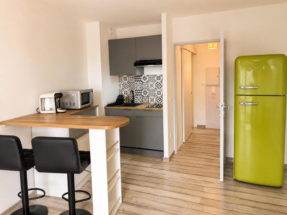 Lovely studio with balcony - central location Apartment in Cavalaire-sur-Mer