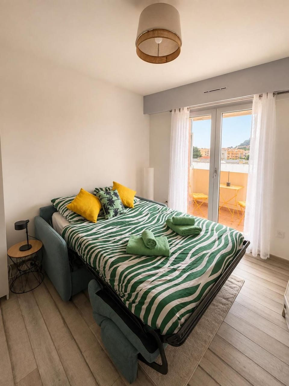 Lovely studio with balcony - central location Apartment in Cavalaire-sur-Mer