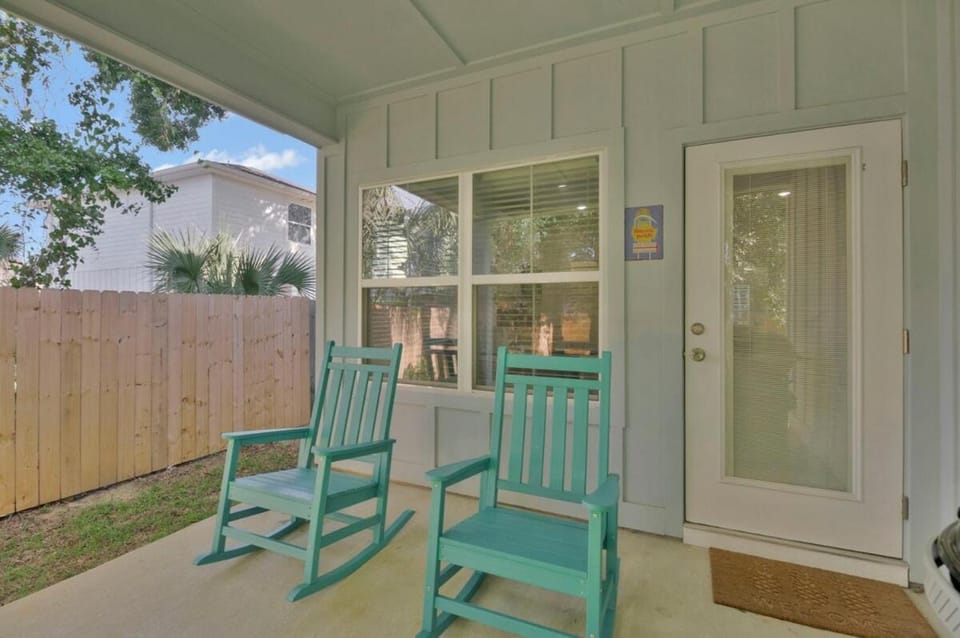 Chasing Dreams Townhome Apartment in Pensacola
