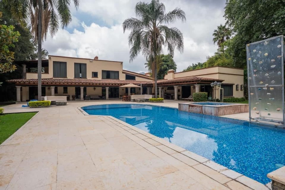 Villa magica tepoztlan con alberca jacuzzi y padel Villa in Tepoztlan
