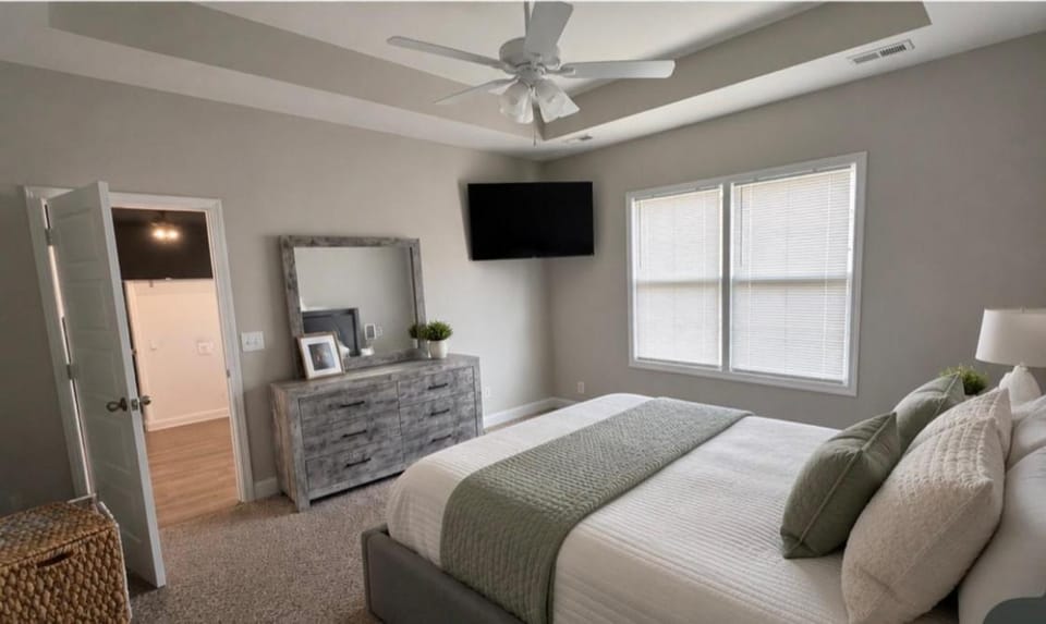 Golden Hour Getaway Luxury tent in Clarksville