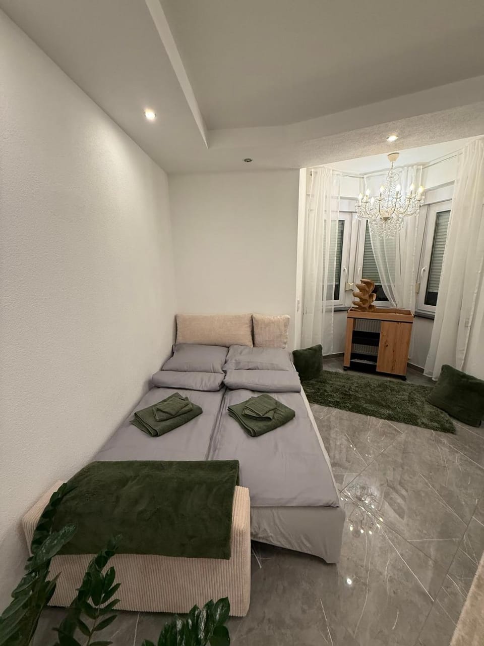Bed, Living room