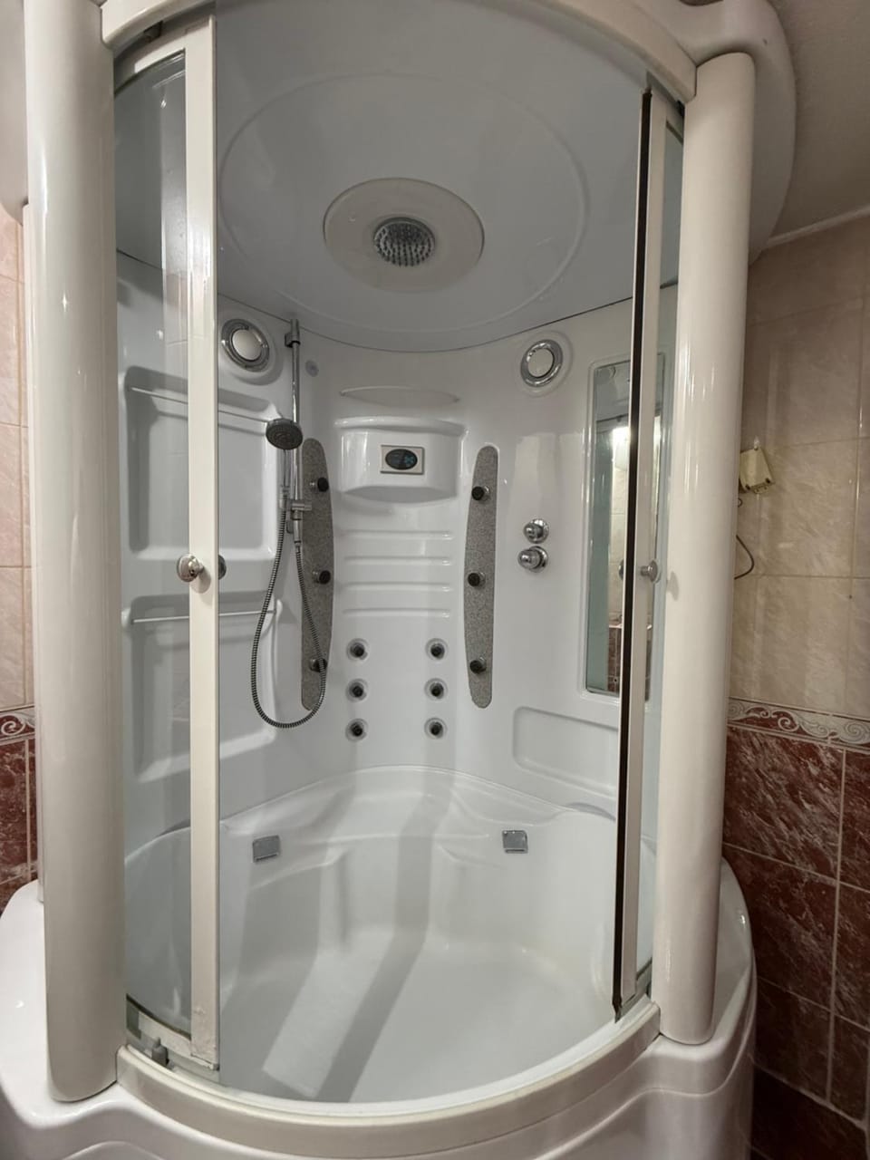 Shower, Toilet