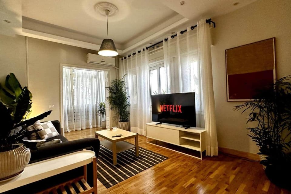 Nile Whispers/ Charming 1BR Nile View Zamalek Apartment in Cairo