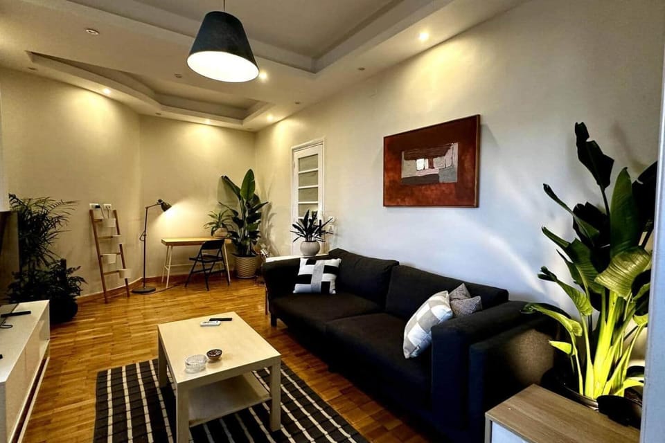 Nile Whispers/ Charming 1BR Nile View Zamalek Apartment in Cairo