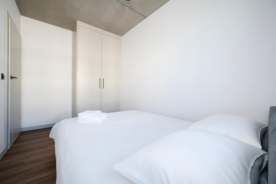 Bed, Photo of the whole room, Bedroom, towels, wardrobe