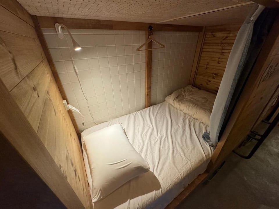 Bed, Bedroom, bunk bed