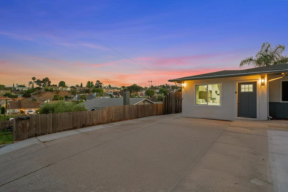 Entire Private Home with 2 King Bed, Ranch-Style, 2 Parking, AC, EVCharger, Available Now House in Lemon Grove
