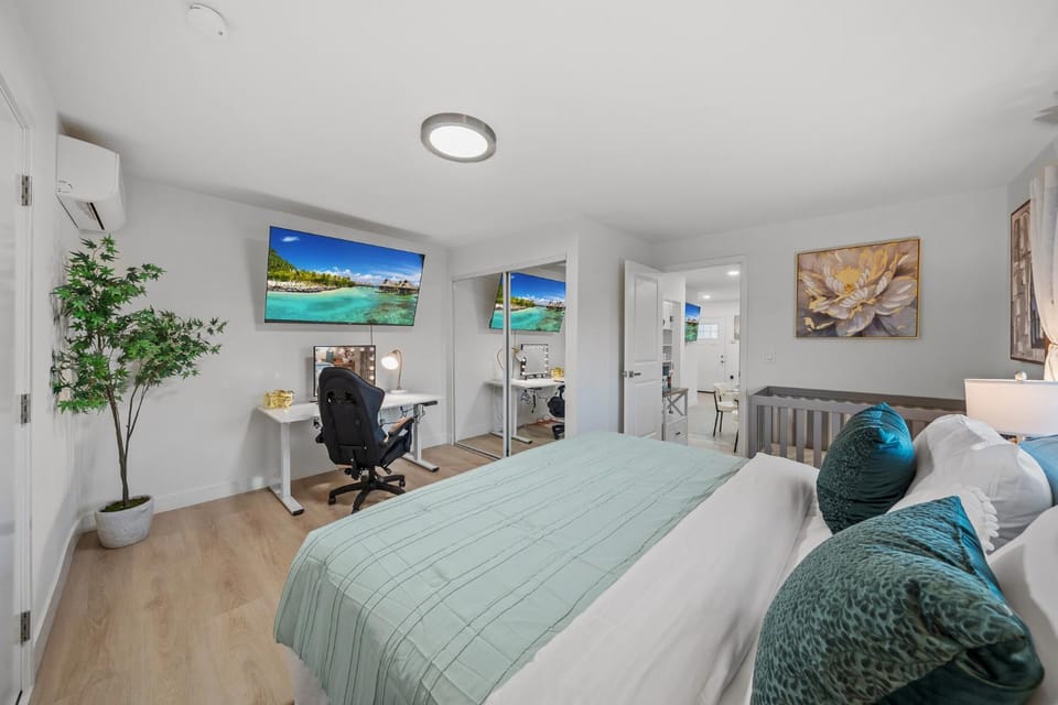 Entire Private Home with 2 King Bed, Ranch-Style, 2 Parking, AC, EVCharger, Available Now House in Lemon Grove