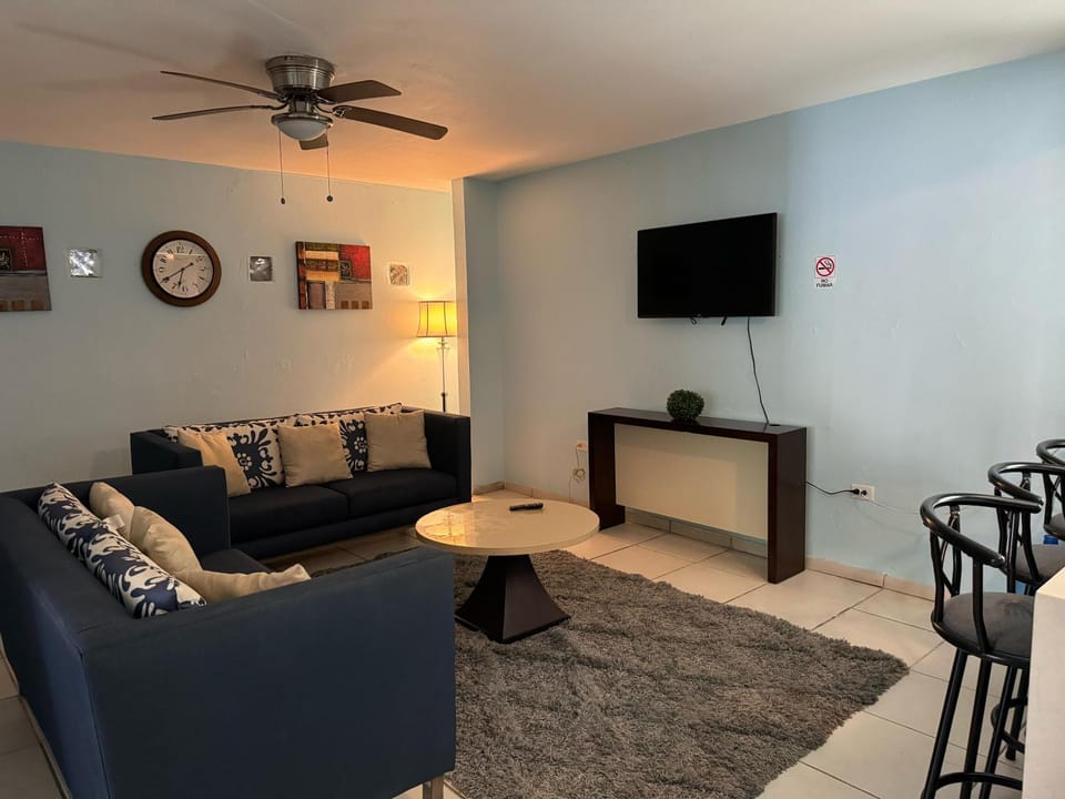 Flamboyanes Stays at Cataño 15 Beds, 8BR, 3BA Apartment in Puerto Rico