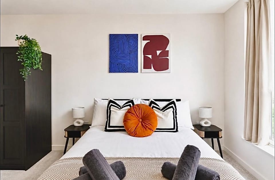 Stylish Harrow 2BDR 10 min to Wembley with Super Fast Wi-Fi Apartment in Harrow
