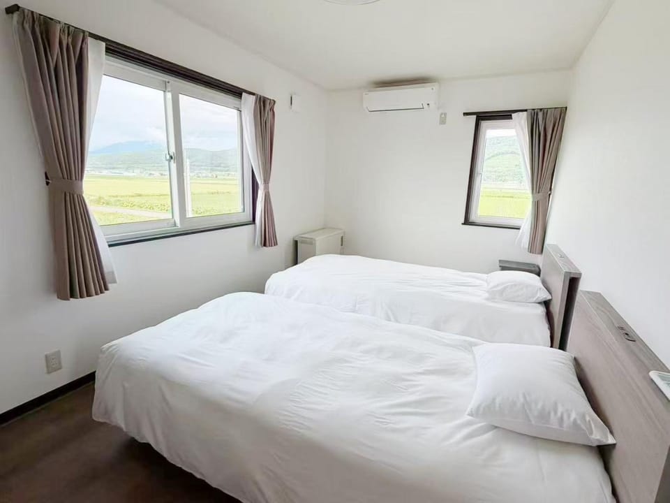 ゲストハウス 華園 House in Furano