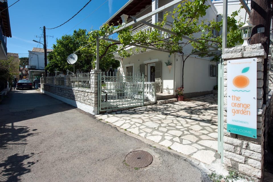 Facade/entrance, Garden