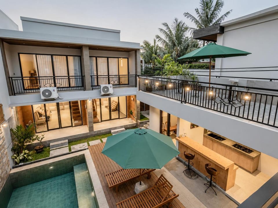 Property building, Balcony/Terrace, Swimming pool
