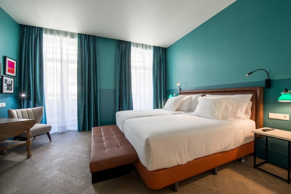 Bed, Photo of the whole room, Bedroom