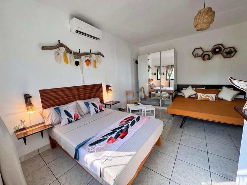 Bed, Photo of the whole room, Bedroom, air conditioner