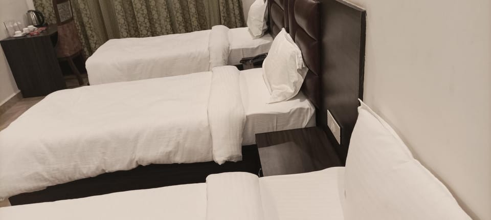 Hotel Leela Galaxy Apartment in Uttar Pradesh