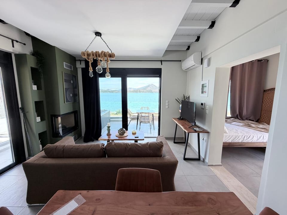 Ciel Seafront Suites - Maisonette Apartment in Lefkada, Lefkada Municipality, Greece
