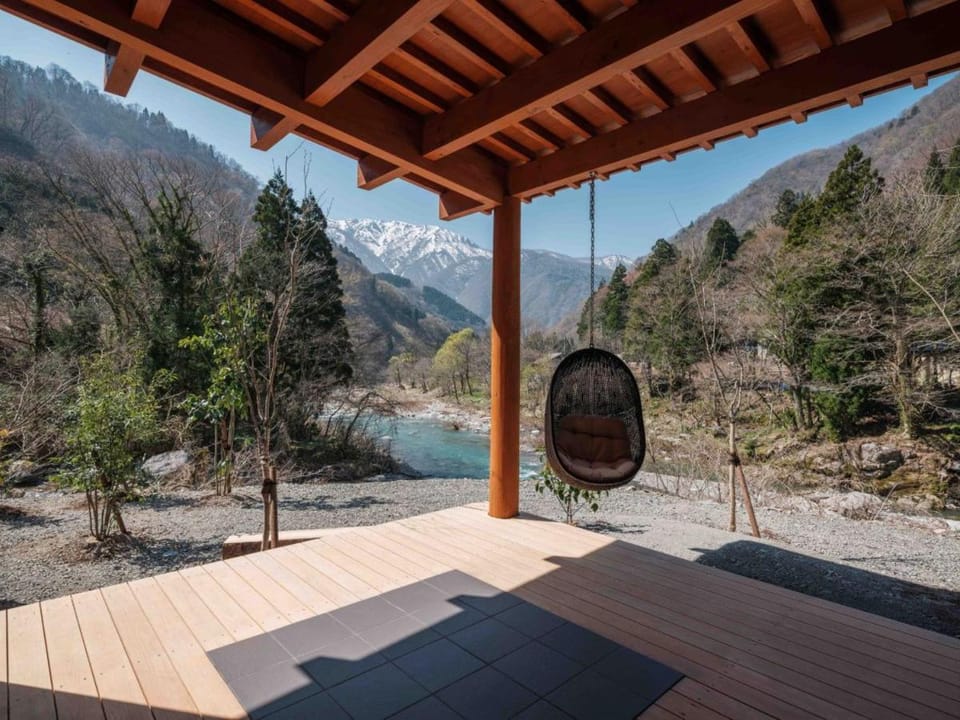 Day, Natural landscape, Balcony/Terrace, Mountain view, River view