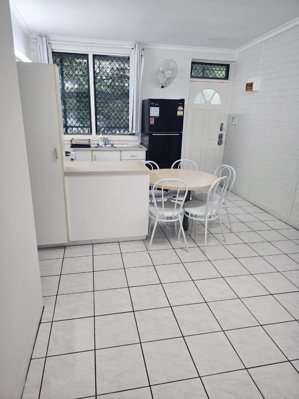 Private Twin Room in a Shared Apartment, Darwin CBD, Walk to Waterfront & Esplanade Bed and Breakfast in Darwin