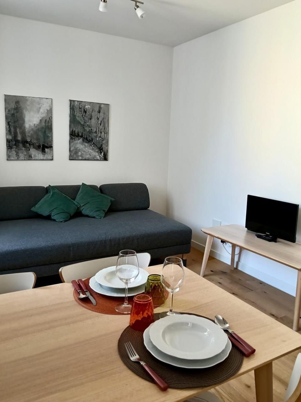 TV and multimedia, Living room, furniture, internet, air conditioner
