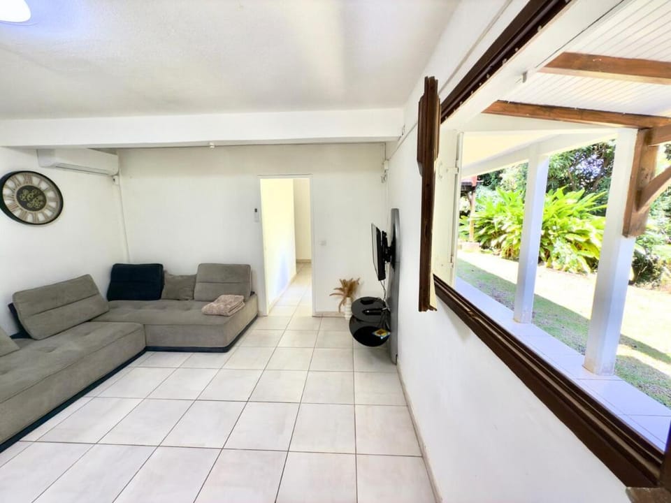 Appt Fruityyy - Piscine Privée & Proche de FDF Apartment in Fort-de-France