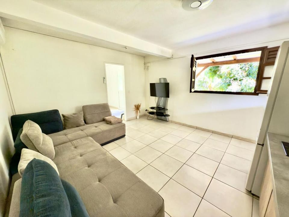 Appt Fruityyy - Piscine Privée & Proche de FDF Apartment in Fort-de-France