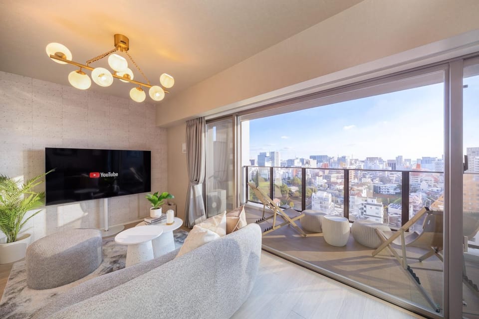 Communal lounge/ TV room, TV and multimedia, View (from property/room), Balcony/Terrace