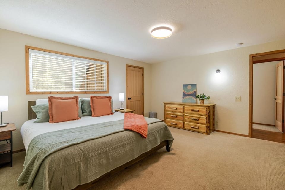 12 East Park Lane home House in Sunriver