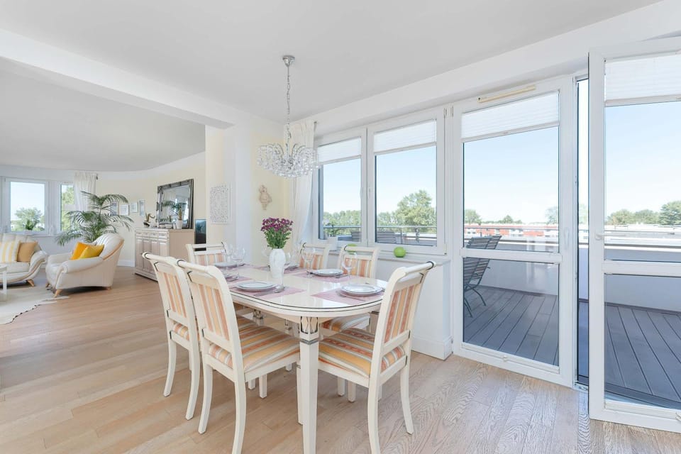 Balcony/Terrace, Seating area, Dining area