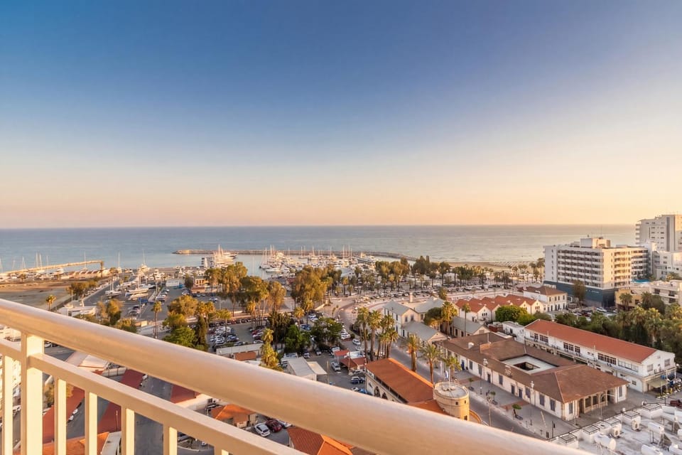 Nearby landmark, Day, Natural landscape, Bird's eye view, View (from property/room), Balcony/Terrace, City view, Sea view