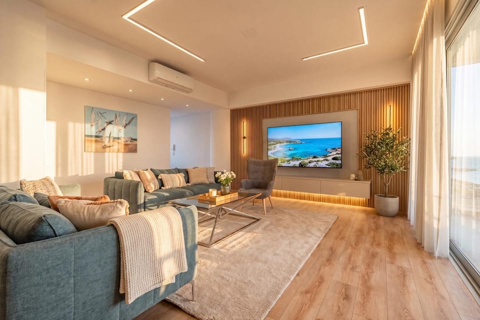 Communal lounge/ TV room, TV and multimedia, Living room, Seating area, Evening entertainment, air conditioner