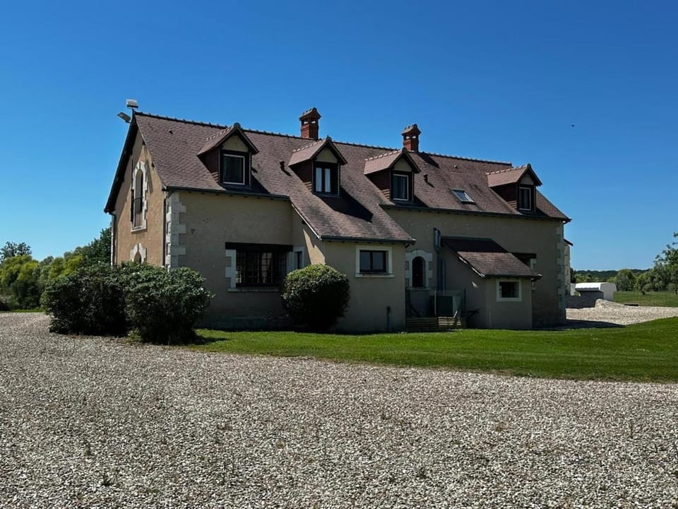 Maison des Cygnes on private property House in Centre-Val de Loire