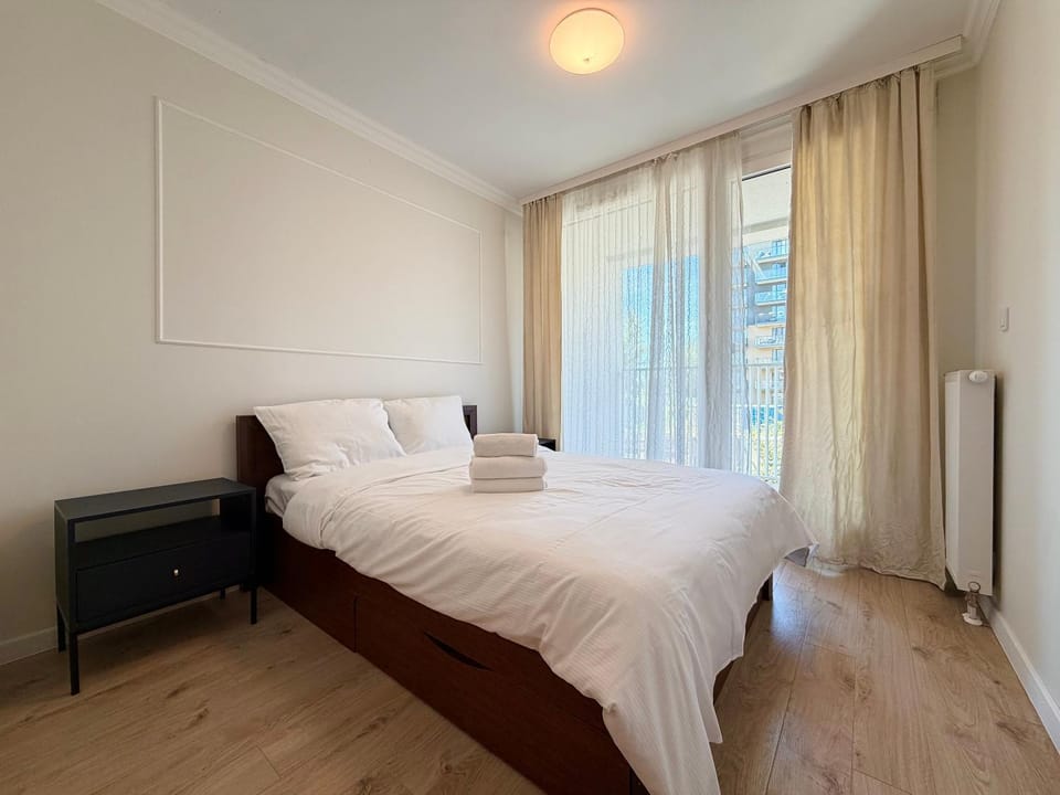 Bed, Photo of the whole room, Bedroom, internet, towels