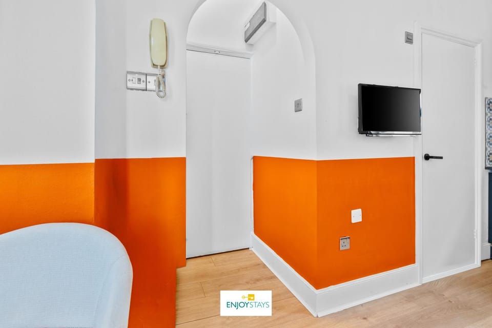 Modern Studio Easy Access to Central London Apartment in London