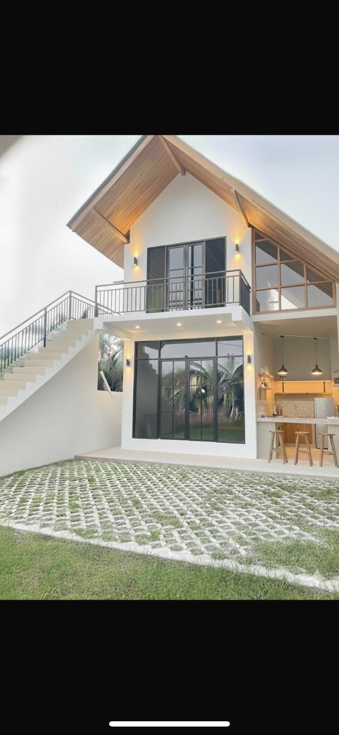 Long Reef Villa in Kamburugamuwa