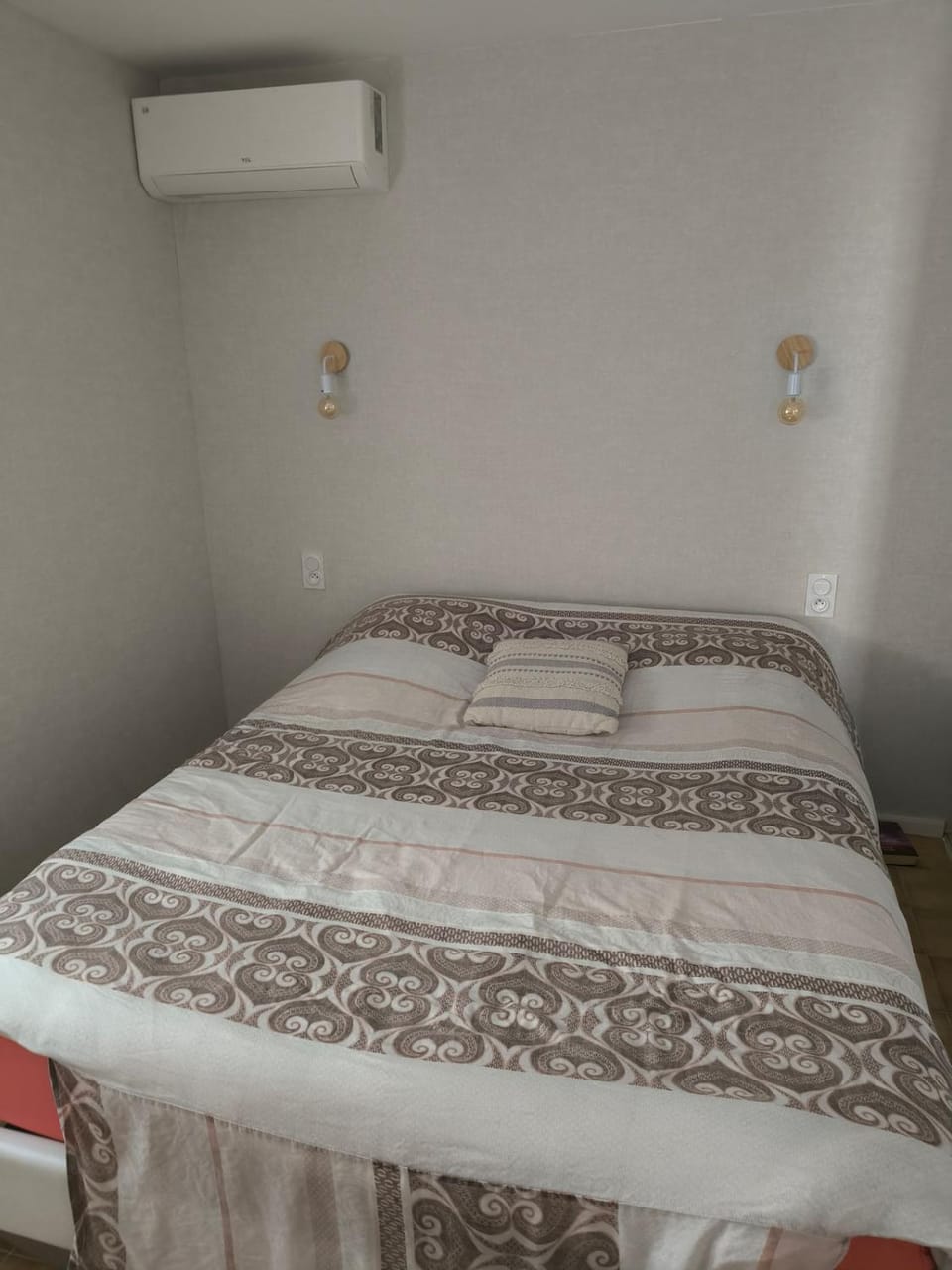 ravissant appartement d'une chambre avec véranda donnant sur le jardin Apartment in Occitanie