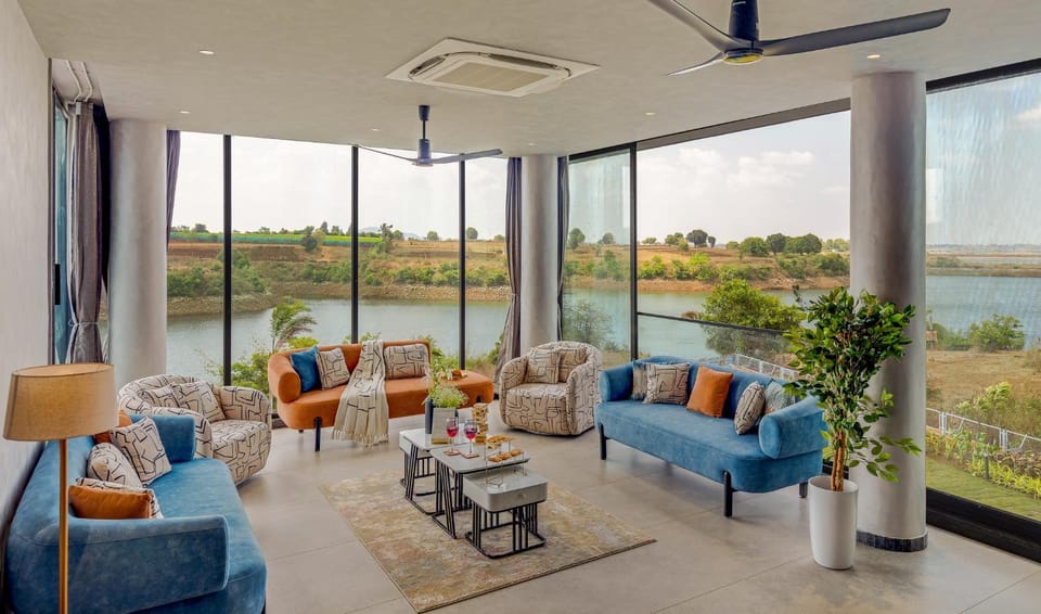 Living room, Seating area, air conditioner