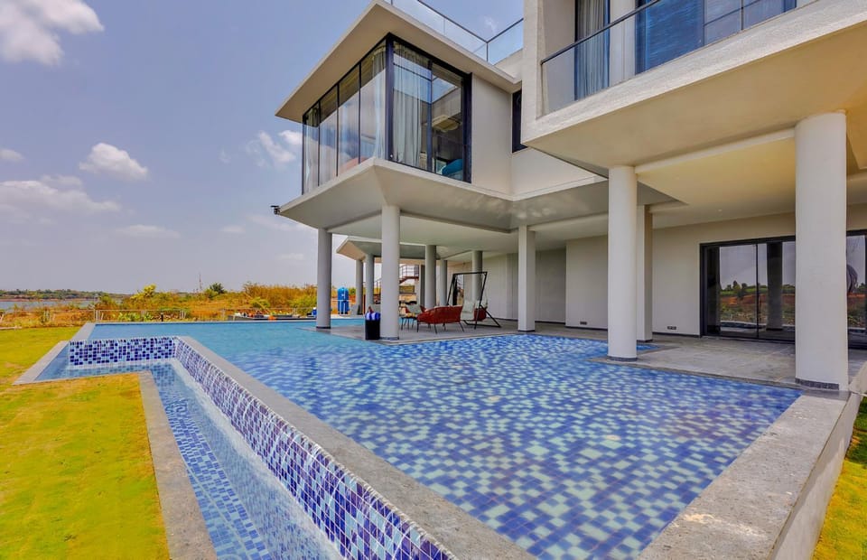 Property building, Swimming pool