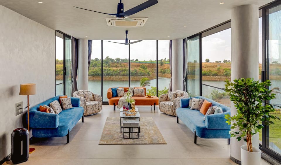 Living room, Seating area, air conditioner