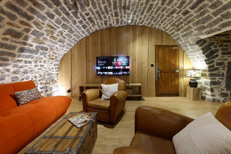Communal lounge/ TV room, Living room